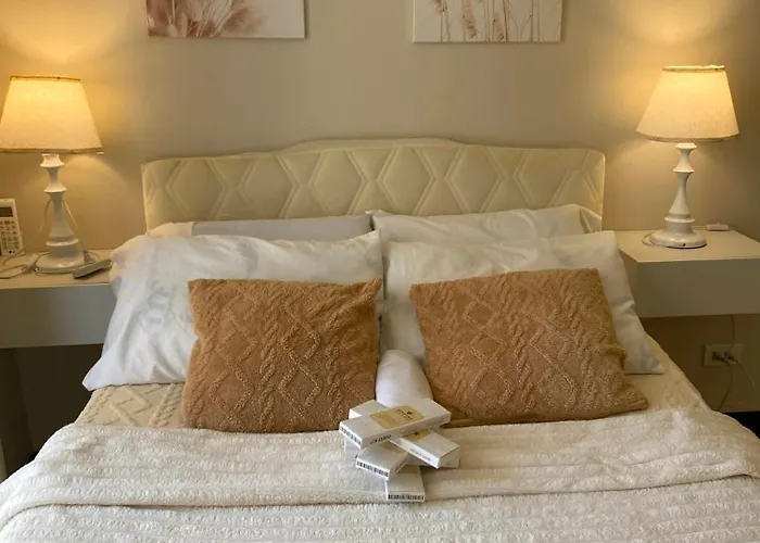 Yahay-living & Condotel *